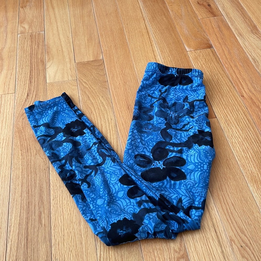 Leggings from a boutique- womens one size, so soft!